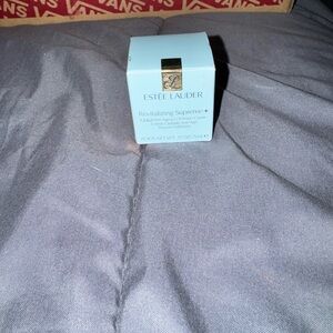 Estee Lauder Revitalizing Supreme+ Cream in Light Blue Box